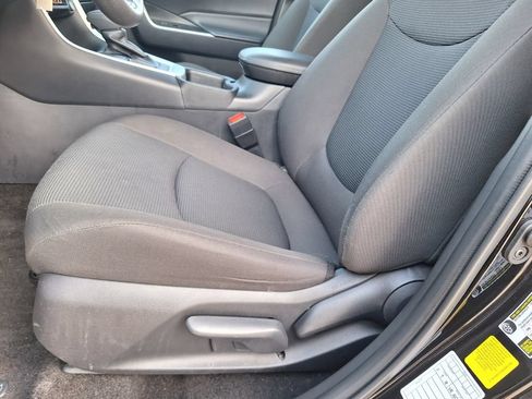 Used 2025 Toyota RAV4 LE FWD image 28