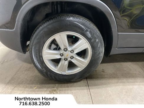 Used 2021 Chevrolet Trax LS image 13