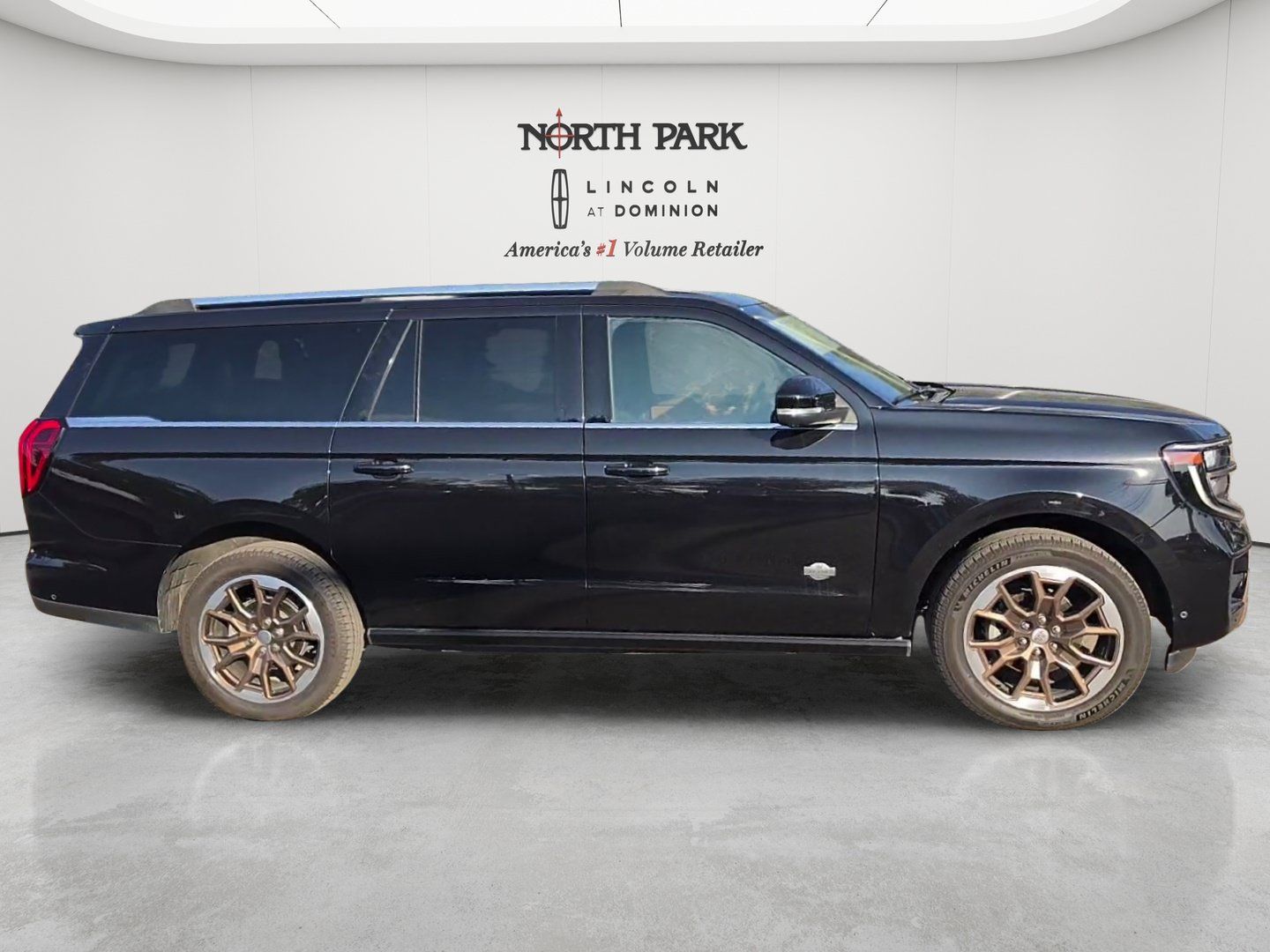 Used 2025 Ford Expedition Max King Ranch AWD/4WD image 4