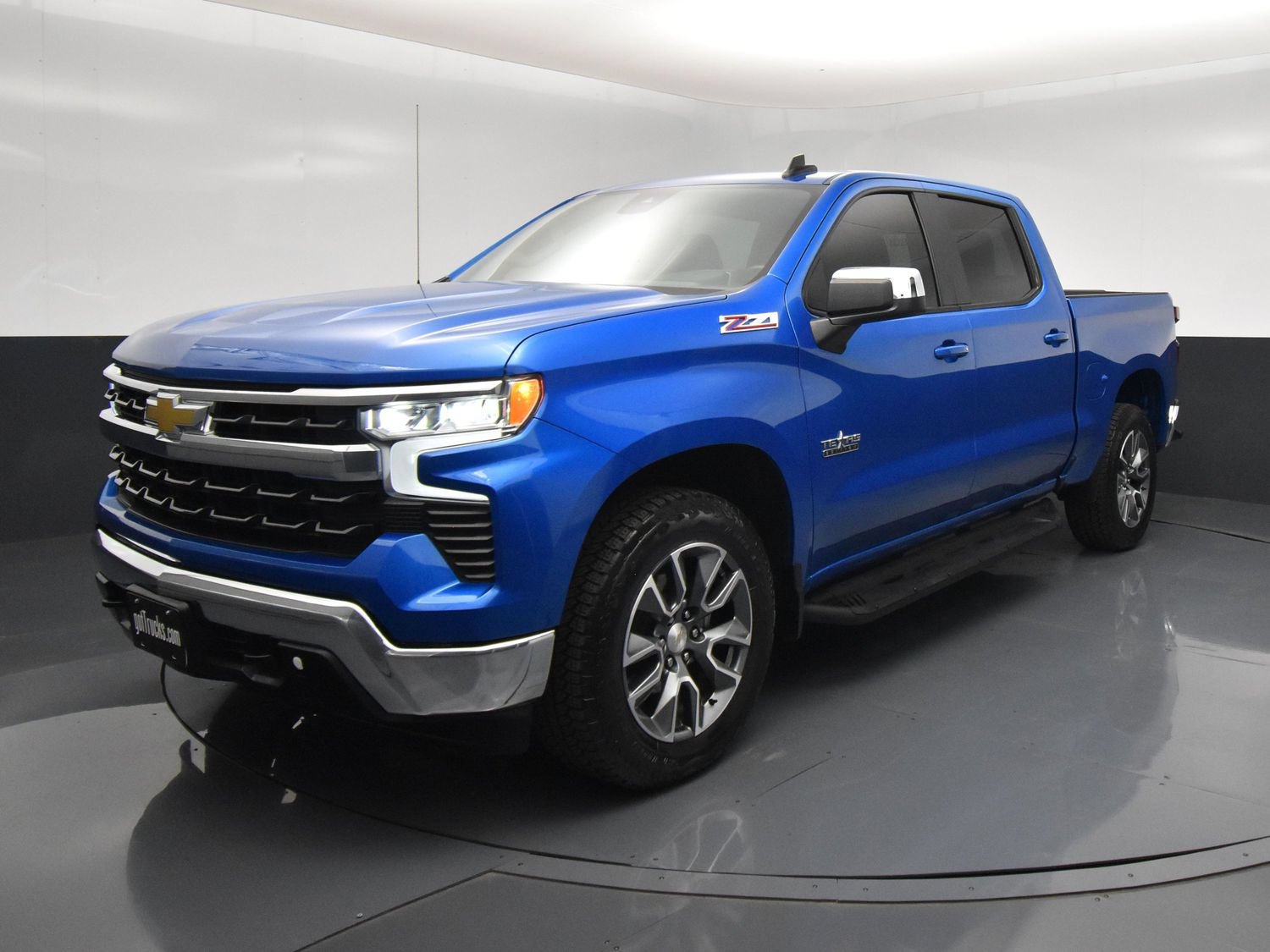 Used 2024 Chevrolet Silverado 1500 LT w/ Texas Edition Plus AWD/4WD image 2