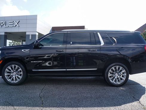 Used 2024 GMC Yukon XL Denali RWD image 30