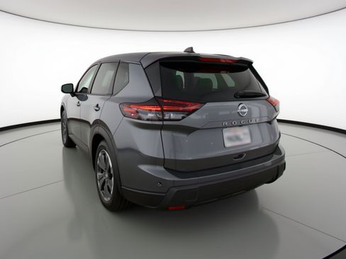 Used 2025 Nissan Rogue SV image 6