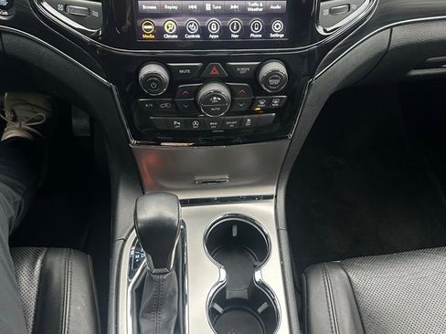 Used 2021 Jeep Grand Cherokee Limited w/ Luxury Group II image 14