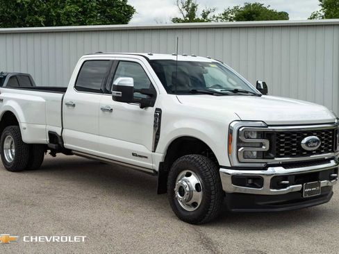 Used 2023 Ford F350 Lariat w/ Lariat Ultimate Package AWD/4WD image 3