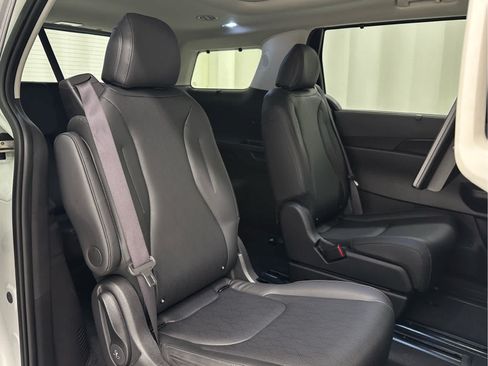 Used 2025 Kia Carnival SX FWD image 23
