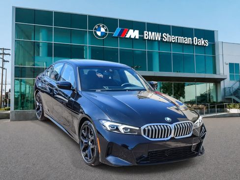 Used 2026 BMW 330i Sedan w/ M Sport Package RWD image 3