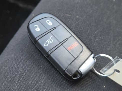 Used 2019 Dodge Durango SXT AWD/4WD image 22