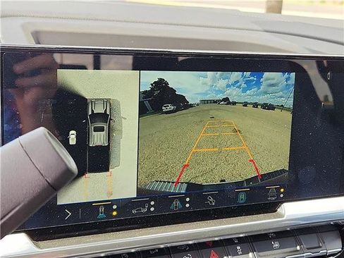 New 2025 Chevrolet Silverado 3500 LTZ w/ LTZ Premium Package AWD/4WD image 15