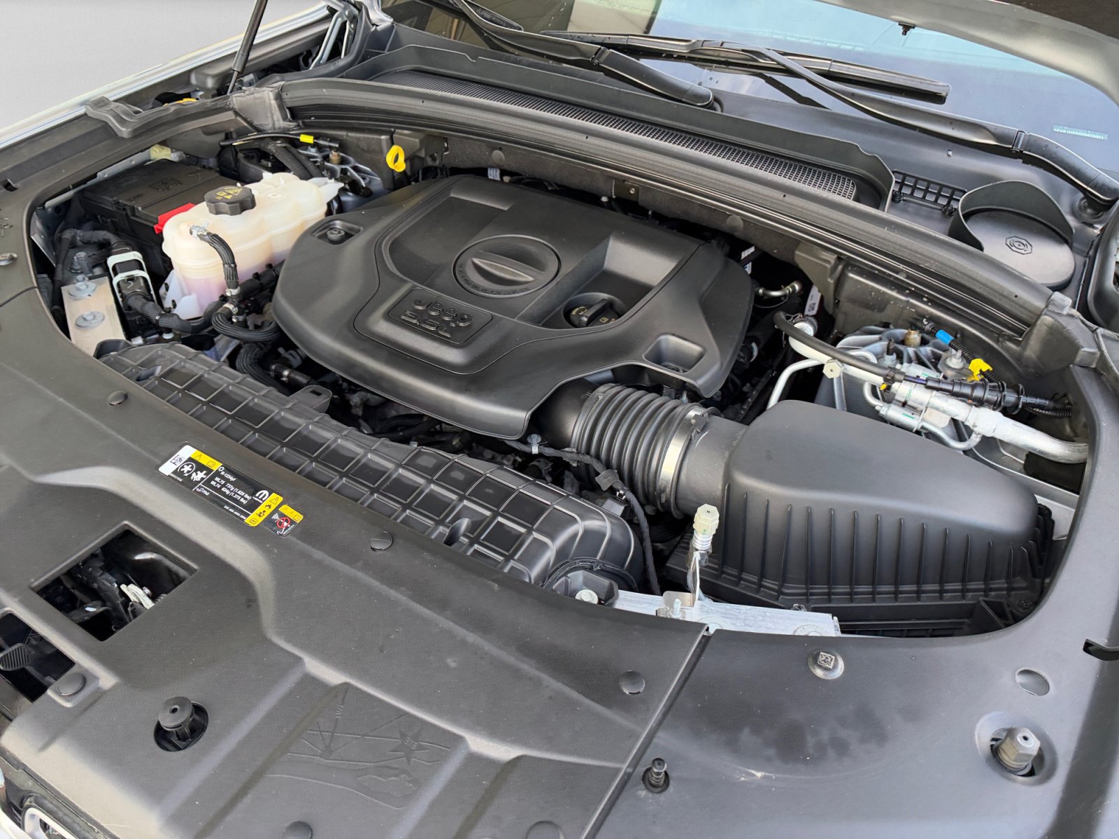 Used 2023 Jeep Grand Cherokee Summit AWD/4WD image 31