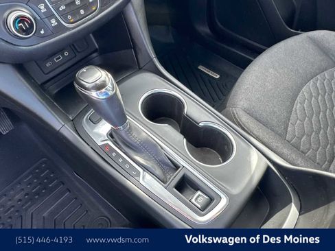 Used 2019 Chevrolet Equinox LT w/ Sun & Navigation Package image 16