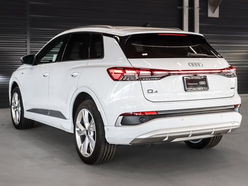 Certified 2023 Audi Q4 e-tron Premium Plus w/ Premium Plus image 2