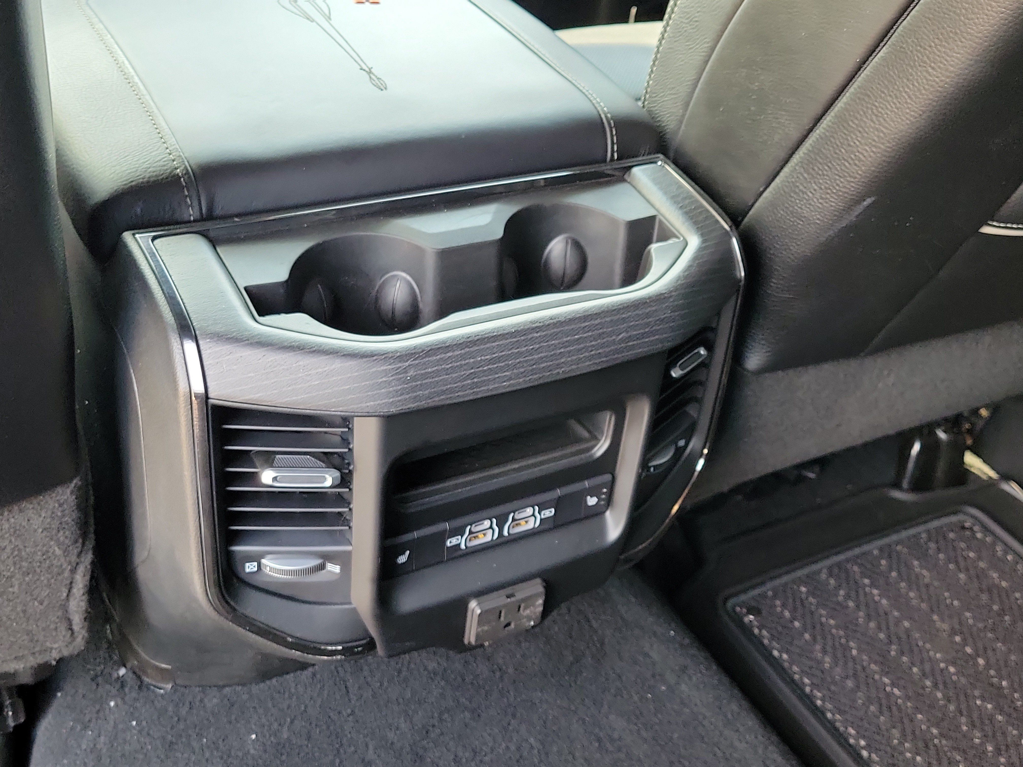 Used 2023 RAM 3500 Limited AWD/4WD image 14