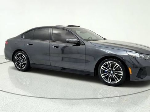 Used 2026 BMW 530i w/ M Sport Package RWD image 1