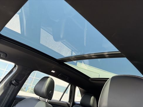 Used 2024 Volkswagen Atlas Cross Sport SE w/ Panoramic Sunroof Package AWD/4WD image 19