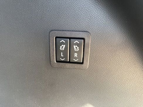Used 2024 Buick Enclave Avenir w/ Avenir Technology Package FWD image 26