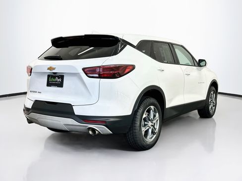 Used 2025 Chevrolet Blazer LT AWD/4WD image 9