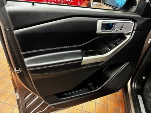 Used 2021 Ford Explorer Limited w/ Class III Trailer Tow Package image 14