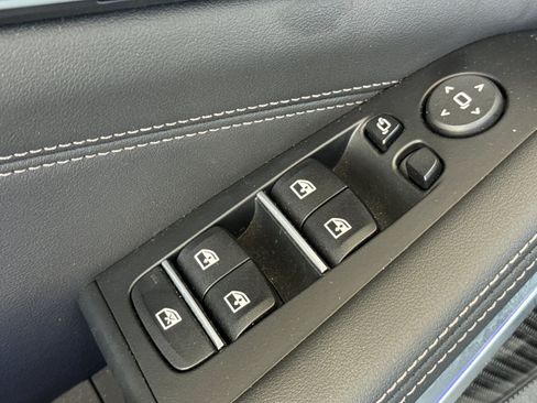 Used 2025 BMW X5 M60i AWD/4WD image 14