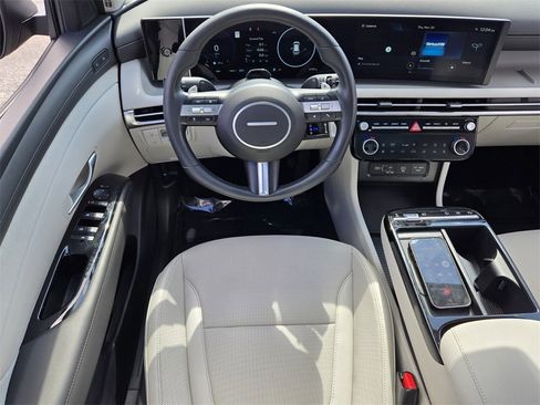 Certified 2025 Hyundai Tucson Limited image 13