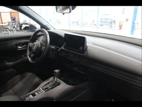 Certified 2025 Honda HR-V Sport image 22
