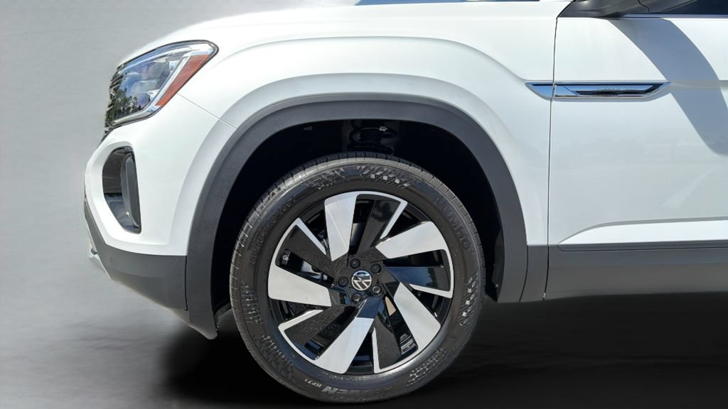 New 2026 Volkswagen Atlas Cross Sport SE FWD image 38