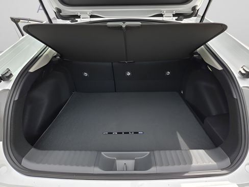 New 2026 Toyota Prius XLE FWD image 25