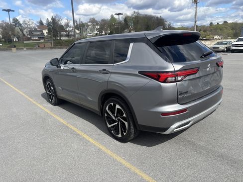 Used 2022 Mitsubishi Outlander SE AWD/4WD image 6