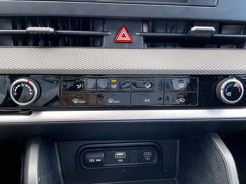 Used 2023 Kia Sportage LX image 14