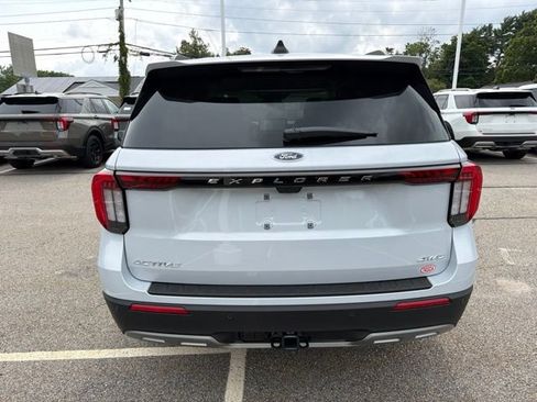 New 2026 Ford Explorer Active w/ Active Comfort Package AWD/4WD image 4