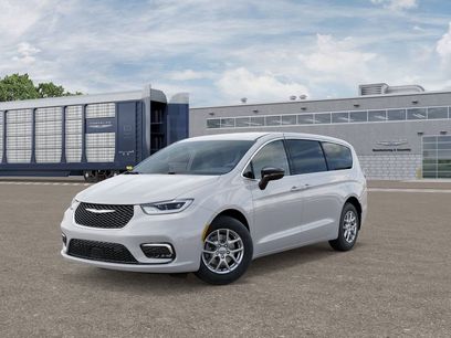 Used 2026 Chrysler Pacifica Select