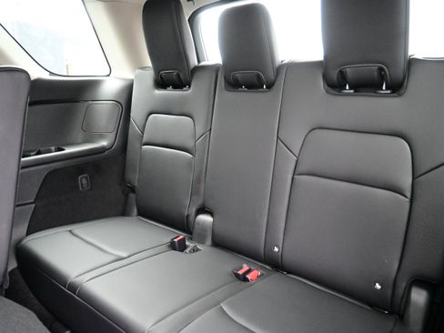 New 2025 Nissan Pathfinder SL image 13