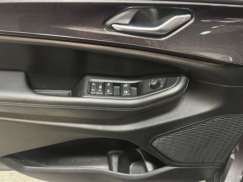 Used 2023 Jeep Grand Cherokee Altitude image 17