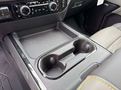 New 2026 Chevrolet Silverado 2500 ZR2 w/ LPO, Dark Essentials Package AWD/4WD image 38