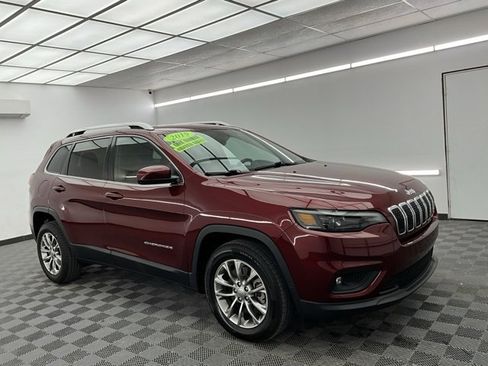 Used 2019 Jeep Cherokee Latitude Plus w/ Comfort/Convenience Group image 3