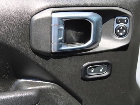 Used 2023 Jeep Wrangler Unlimited AWD/4WD image 15