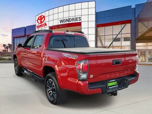 Used 2022 Toyota Tacoma TRD Sport image 3