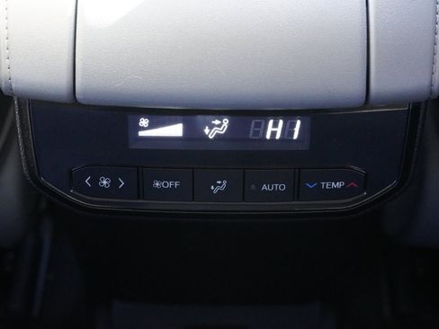 Certified 2023 Toyota Highlander LE image 26