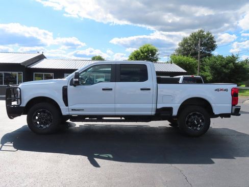 Used 2024 Ford F250 XL w/ STX Appearance Package AWD/4WD image 3