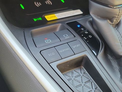 Used 2024 Toyota RAV4 XLE w/ Convenience Package image 32