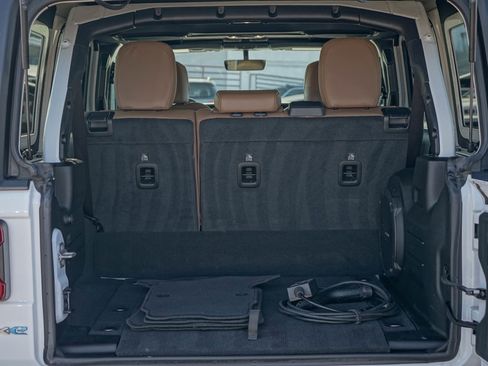 Used 2022 Jeep Wrangler Unlimited Sahara w/ Cold Weather Group image 9