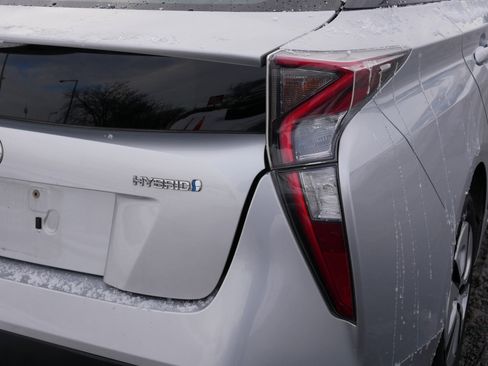 Used 2017 Toyota Prius Two image 17