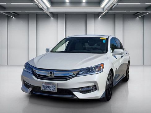 Used 2016 Honda Accord EX image 3
