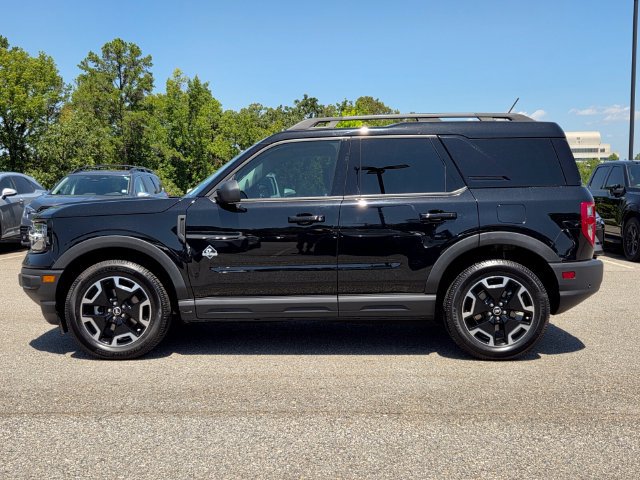 Used 2023 Ford Bronco Sport Outer Banks w/ Tech Package AWD/4WD image 2