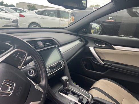 Used 2017 Honda Civic Touring image 13