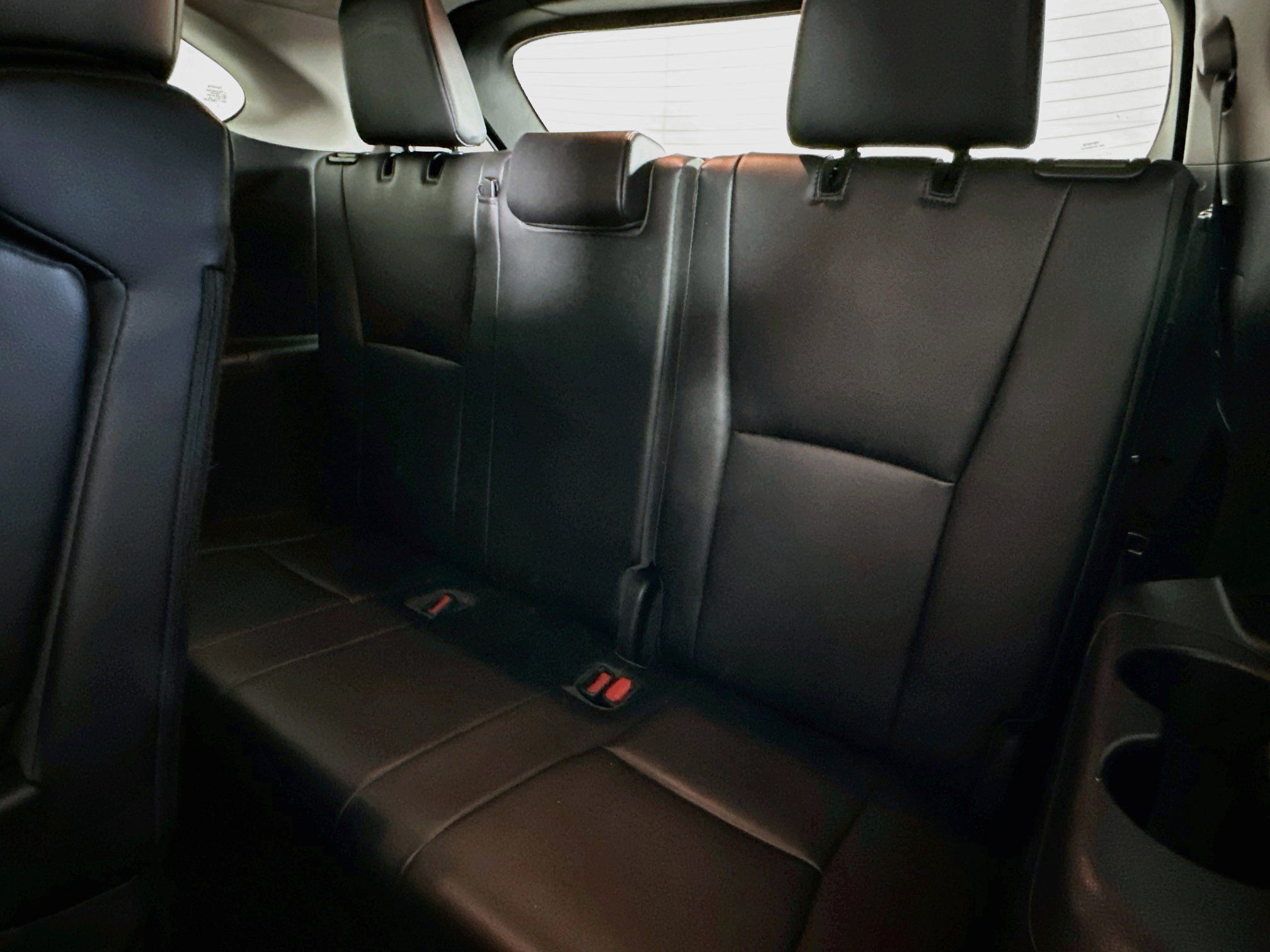 Used 2023 Toyota Highlander XLE AWD/4WD image 30