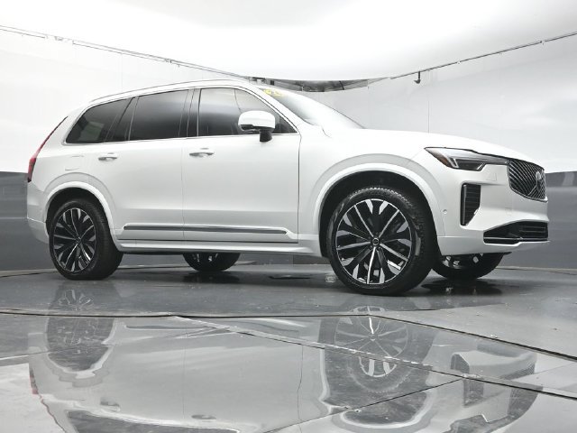 Used 2026 Volvo XC90 T8 Plus w/ Protection Package Premier AWD/4WD image 33