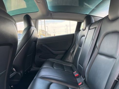 Used 2019 Tesla Model 3 Standard Range Plus image 18