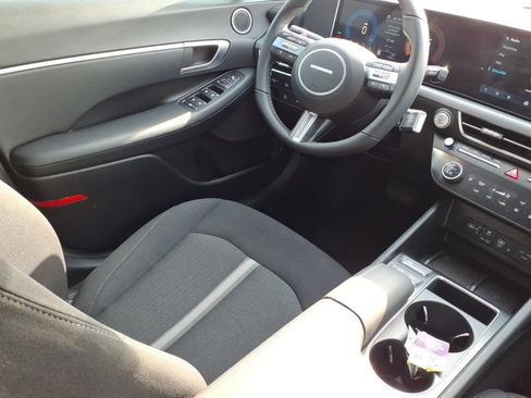 Used 2026 Hyundai Sonata SEL FWD image 9