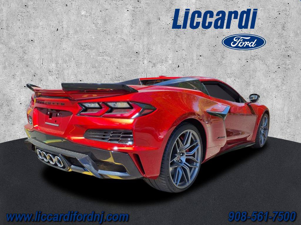 Used 2023 Chevrolet Corvette Z06 RWD image 2