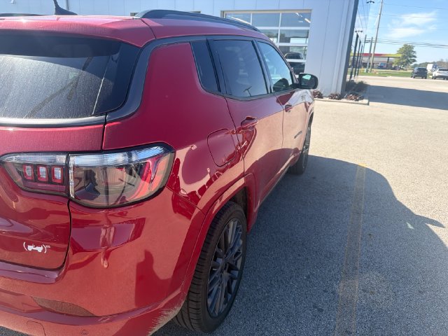 Used 2022 Jeep Compass Limited AWD/4WD image 5